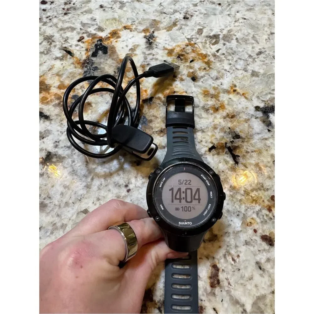 Suunto Ambit3 Peak Black GPS Multisport Watch OW143 + Charger